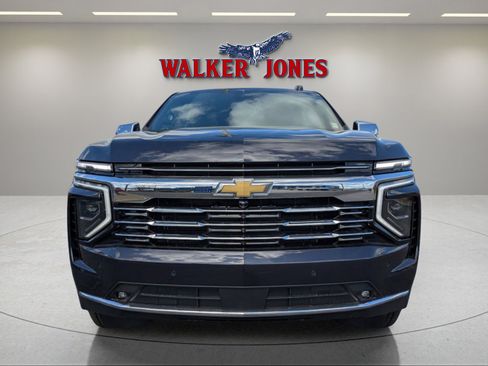 New 2025 Chevrolet Suburban Premier AWD/4WD image 9