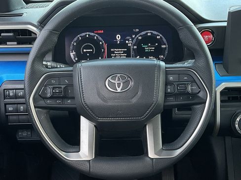 Used 2025 Toyota Tacoma SR5 image 21