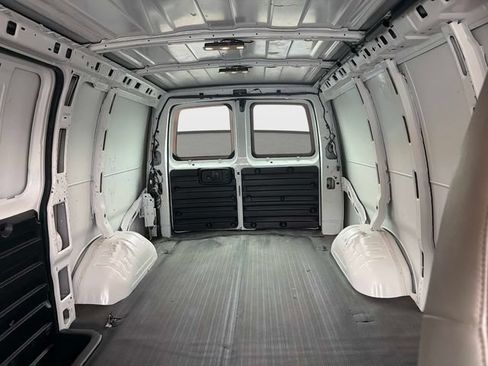 Used 2025 GMC Savana 2500 w/ Driver Convenience Package RWD image 12