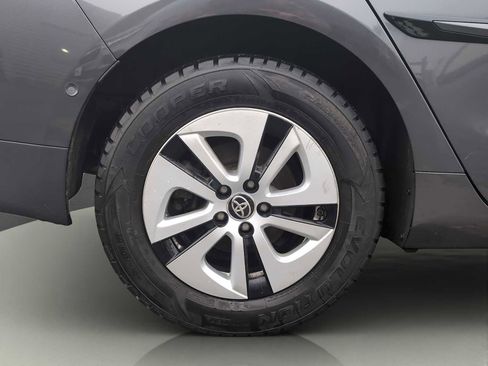 Used 2018 Toyota Prius Two image 24