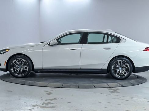 Used 2024 BMW i5 eDrive40i RWD image 5