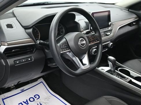 Used 2023 Nissan Altima 2.5 SV image 15