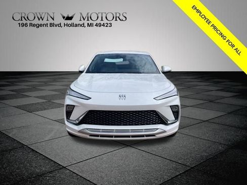 New 2025 Buick Envista Avenir image 2