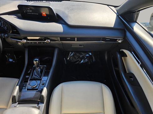 Used 2021 MAZDA MAZDA3 s image 4