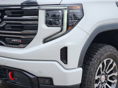 Used 2023 GMC Sierra 1500 AT4 w/ AT4 Premium Package AWD/4WD image 8