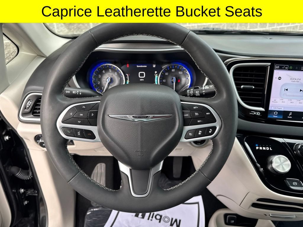 Used 2023 Chrysler Pacifica Touring-L FWD image 18