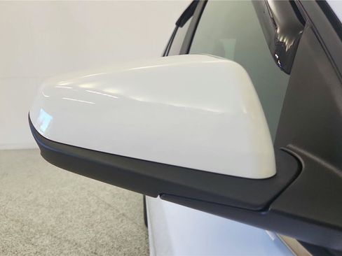 Used 2024 Chevrolet Equinox LT FWD image 19