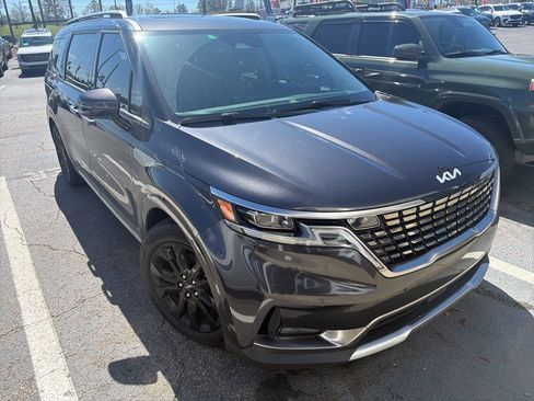 Used 2024 Kia Carnival SX Prestige image 2