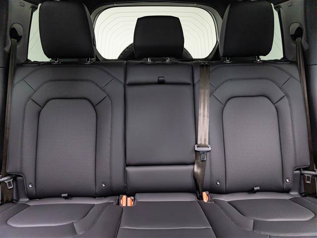 New 2026 Land Rover Defender 110 X-Dynamic SE AWD/4WD image 18