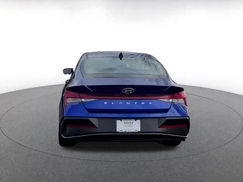 Used 2025 Hyundai Elantra SEL image 14