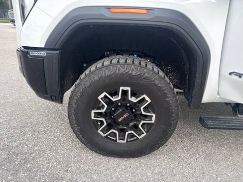 Used 2024 GMC Sierra 2500 AT4X AWD/4WD image 16