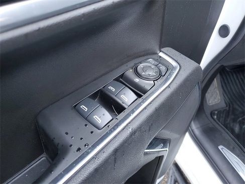 Used 2025 GMC Sierra 1500 Elevation image 19