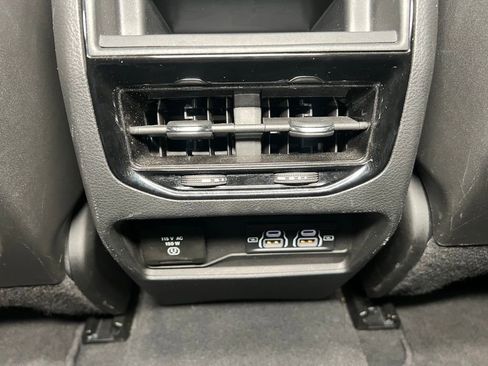 Used 2024 Jeep Grand Cherokee Altitude image 23