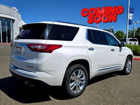 Used 2021 Chevrolet Traverse High Country w/ LPO, Floor Liner Package AWD/4WD image 3
