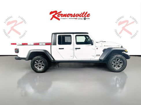 New 2026 Jeep Gladiator Mojave image 8