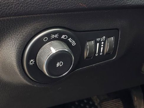 Used 2018 Jeep Compass Latitude w/ Popular Equipment Group AWD/4WD image 13