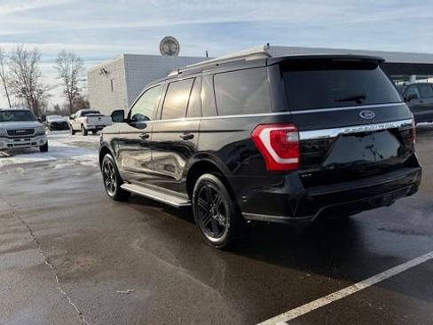 Used 2021 Ford Expedition XLT image 11