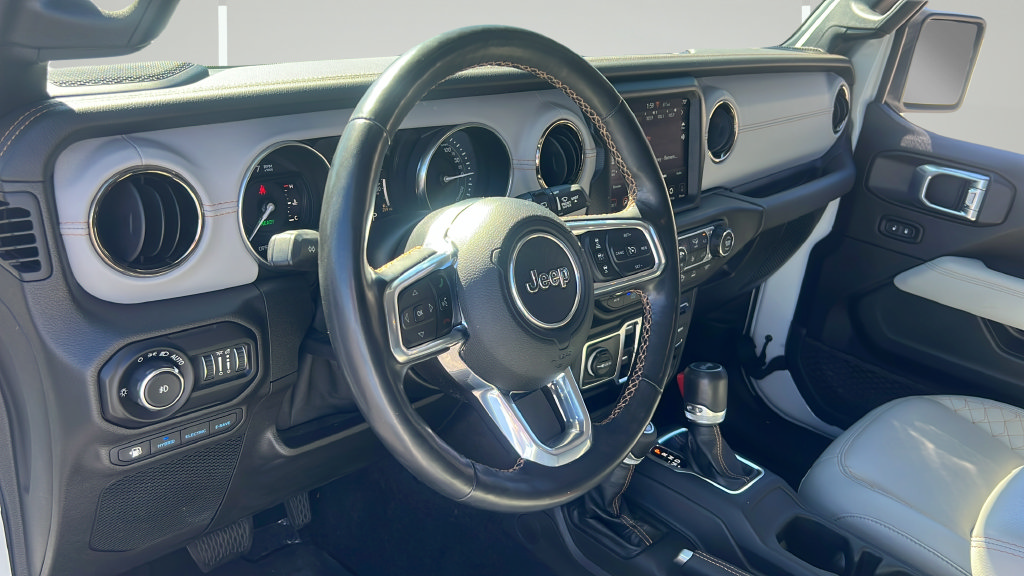 Used 2021 Jeep Wrangler Unlimited Sahara AWD/4WD image 4