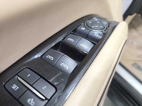 Used 2024 Cadillac Escalade Premium Luxury AWD/4WD image 27