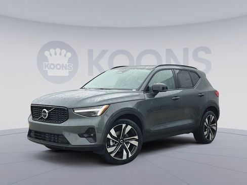 New 2026 Volvo XC40 B5 Plus w/ Protection Package Premier image 1