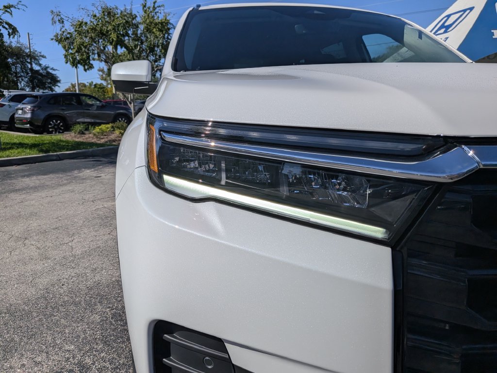 New 2026 Honda Pilot Touring image 10