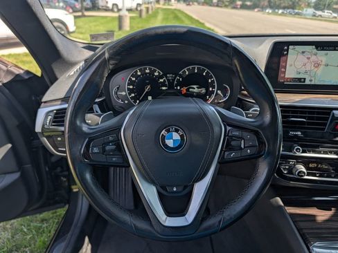Used 2018 BMW 530i xDrive AWD/4WD image 22