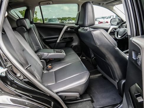 Used 2018 Toyota RAV4 Limited FWD image 20