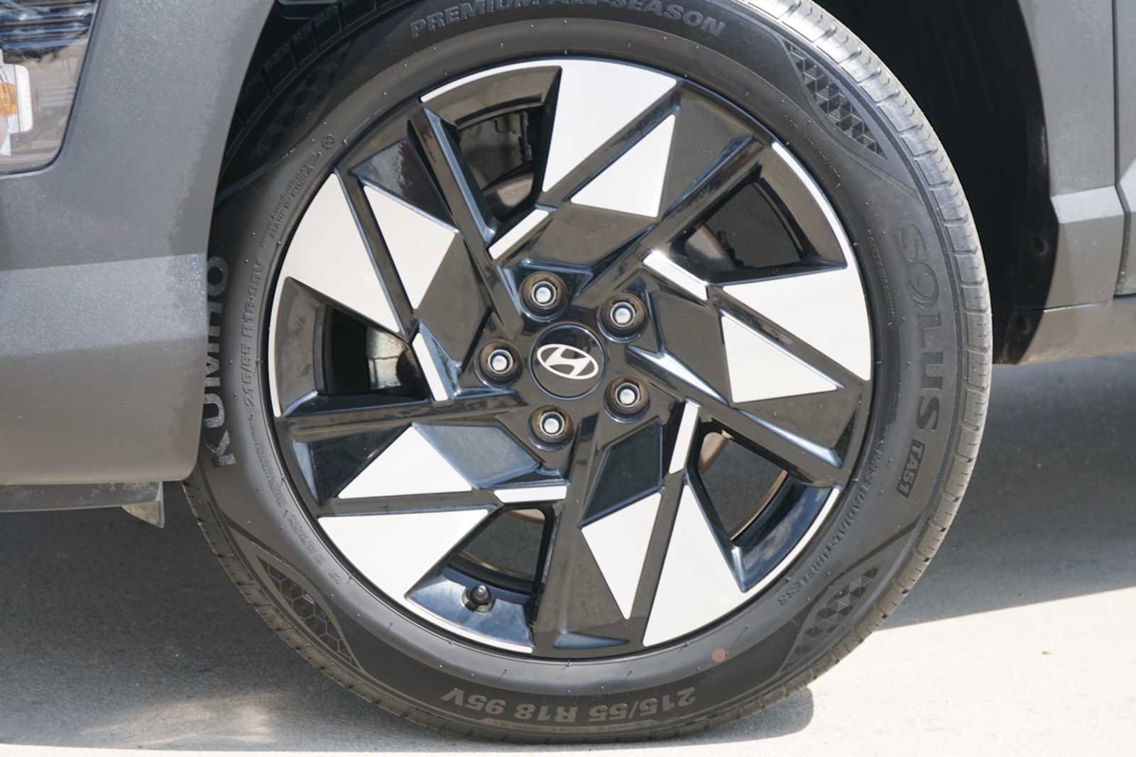 Used 2025 Hyundai Kona SEL AWD/4WD image 2