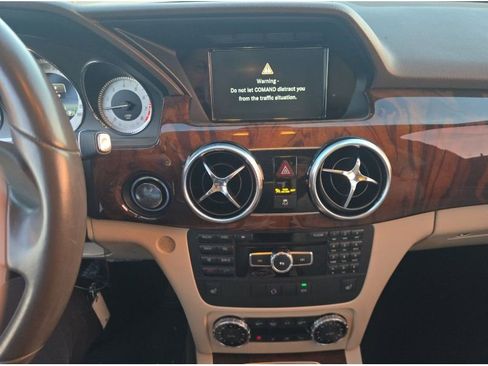 Used 2014 Mercedes-Benz GLK 350 2WD image 25