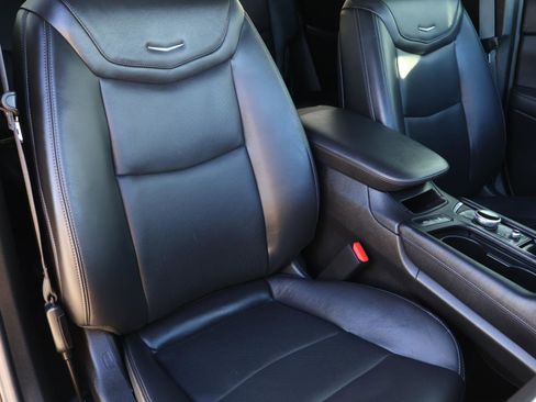 Used 2023 Cadillac XT6 Premium Luxury w/ Technology Package image 18