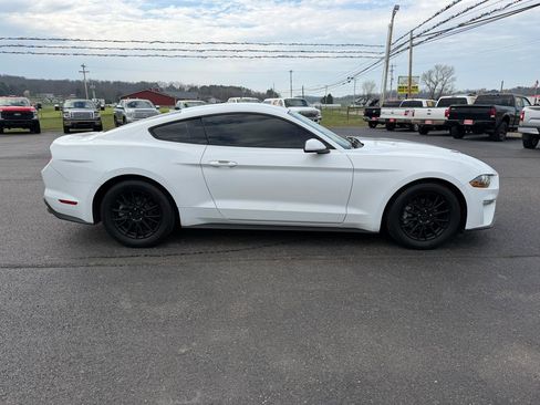 Used 2018 Ford Mustang Coupe image 19