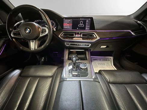 Used 2020 BMW X5 M50i w/ Premium Package image 18