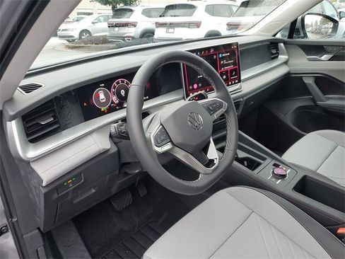 New 2025 Volkswagen Tiguan SE image 19