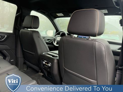 Used 2021 GMC Yukon XL SLT image 27