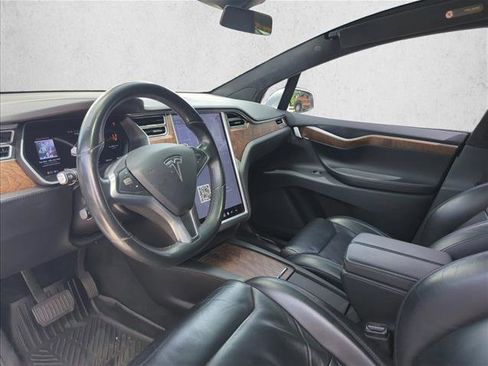 Used 2017 Tesla Model X 90D AWD/4WD image 5