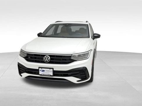 Used 2024 Volkswagen Tiguan SE R-Line w/ MDO Package, Two-Row AWD/4WD image 7
