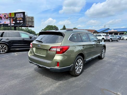 Used 2017 Subaru Outback 3.6R Touring w/ Popular Package #5A AWD/4WD image 9
