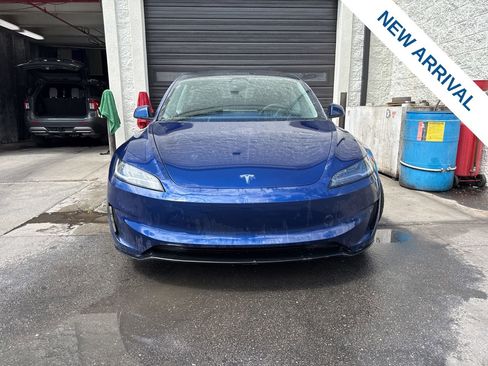 Used 2024 Tesla Model 3 Performance image 2