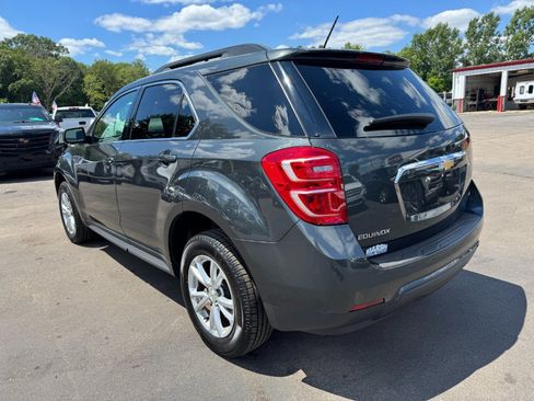 Used 2017 Chevrolet Equinox LT w/ Convenience Package FWD image 3