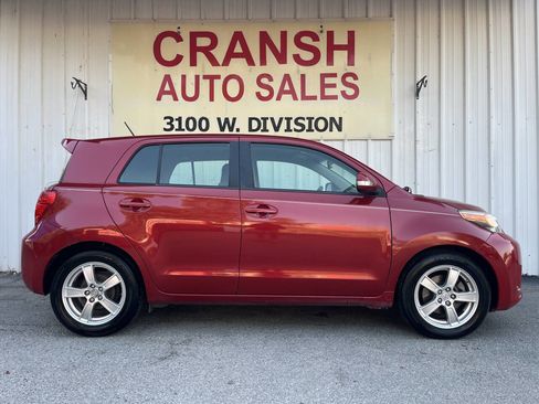 Used 2014 Scion xD image 2