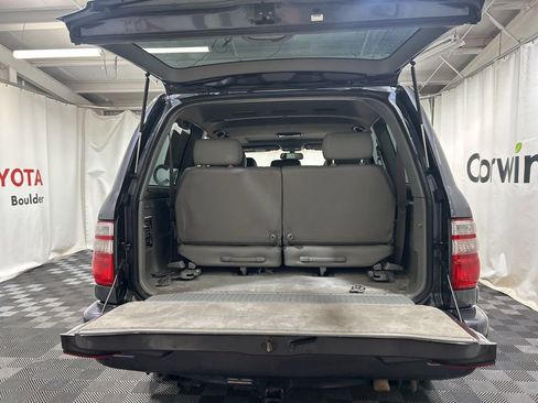 Used 2004 Toyota Land Cruiser image 19