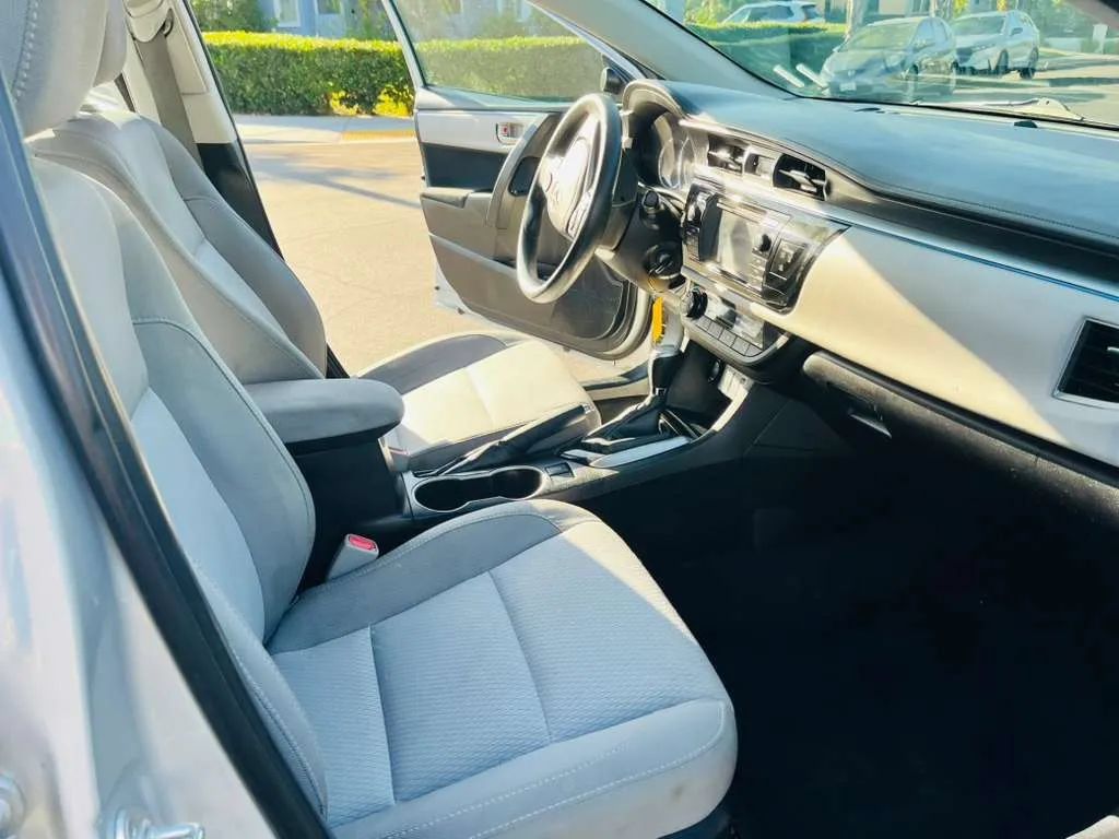 Used 2016 Toyota Corolla LE FWD image 15