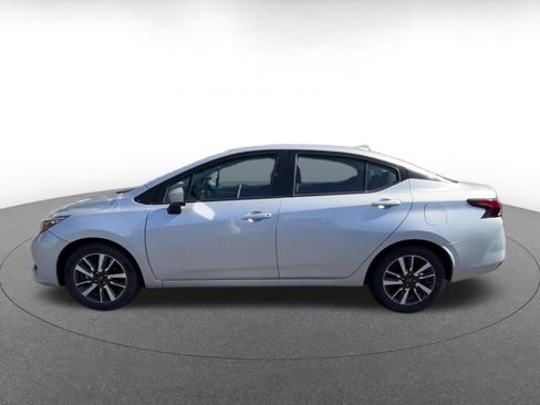 Used 2025 Nissan Versa SV FWD image 9
