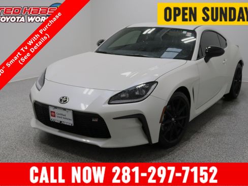 Certified 2025 Toyota GR86 Premium image 1