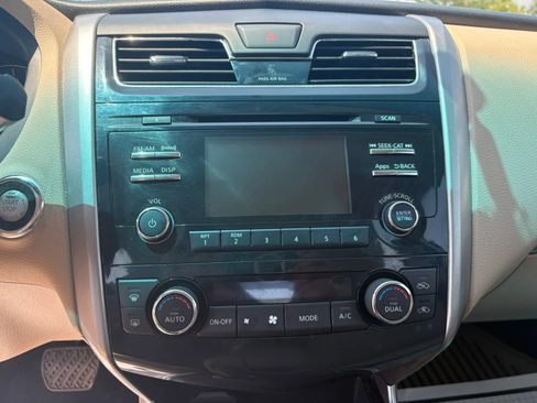 Used 2015 Nissan Altima 2.5 SV FWD image 16