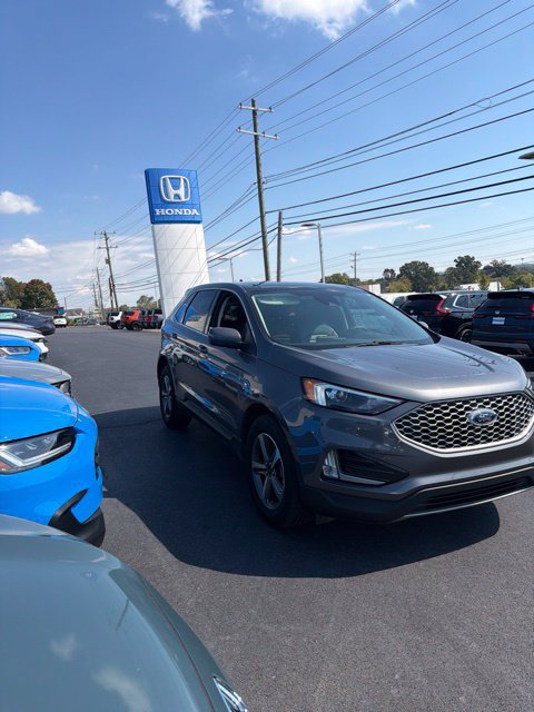 Used 2024 Ford Edge SEL w/ Convenience Package AWD/4WD image 3