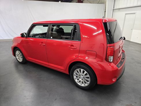 Used 2015 Scion xB FWD image 3