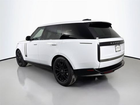 Used 2025 Land Rover Range Rover SE AWD/4WD image 7