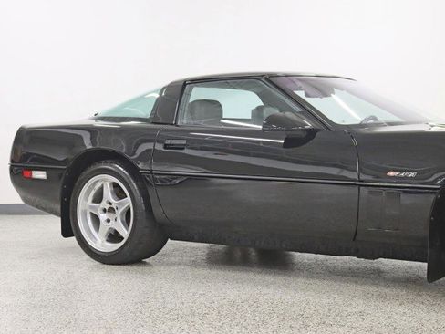 Used 1990 Chevrolet Corvette ZR-1 image 5