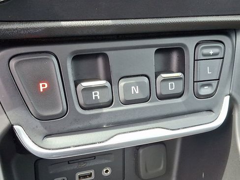 Used 2020 GMC Terrain SLE w/ Driver Convenience Package AWD/4WD image 16